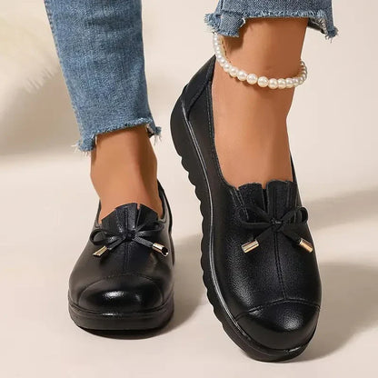 Comfortable slip-on moccasins for women