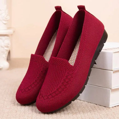 Women's cushioned moccasins with a stabilizing sole