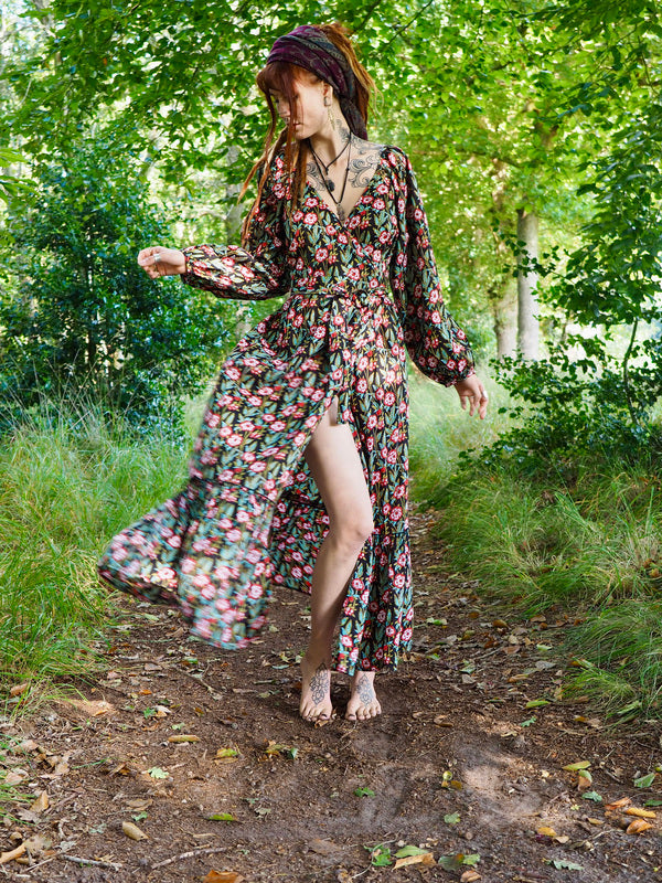 Devi dress black / flower
